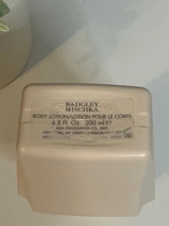 Badgley Mischka Body Lotion 6.8 oz / 200 ml Designer Fragrance Lotion - Picture 2 of 2